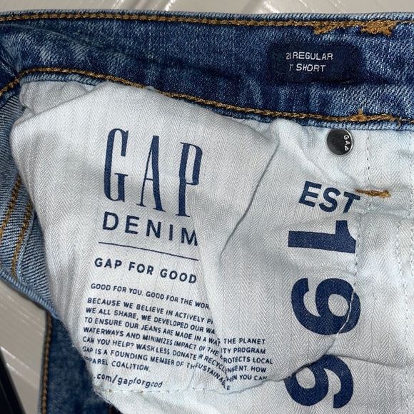 GAP cut offs jean shorts with rainbow embroidery size 28 - Picture 6 of 7